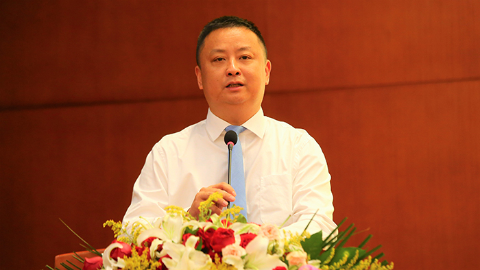 高進華2-700.jpg 高進華2-700.jpg